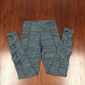 Athleta Chatarunga Criss-Cross Legging XS black/gray
